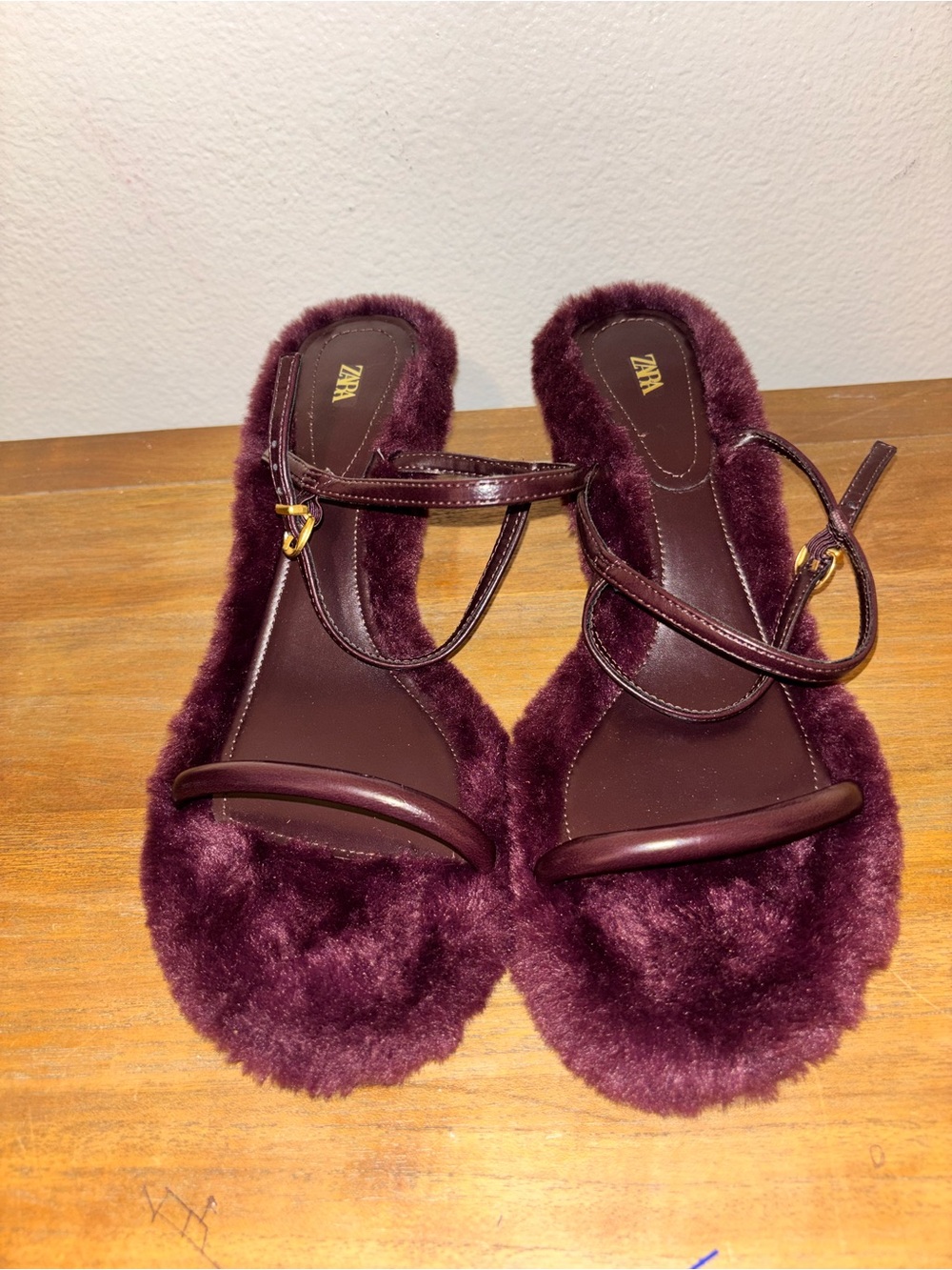 ZARA FAUX FUR SOLE HEELED SANDALS - Picture 4 of 7